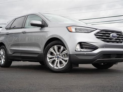 Used 2020 Ford Edge Titanium w/ Equipment Group 301A image 10