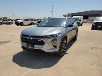 Used 2025 Chevrolet Trax RS w/ Sunroof Package FWD video 4