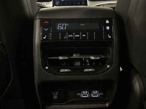 Used 2023 Jeep Grand Cherokee L Limited image 33