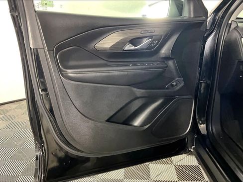 Used 2024 GMC Terrain SLT image 21