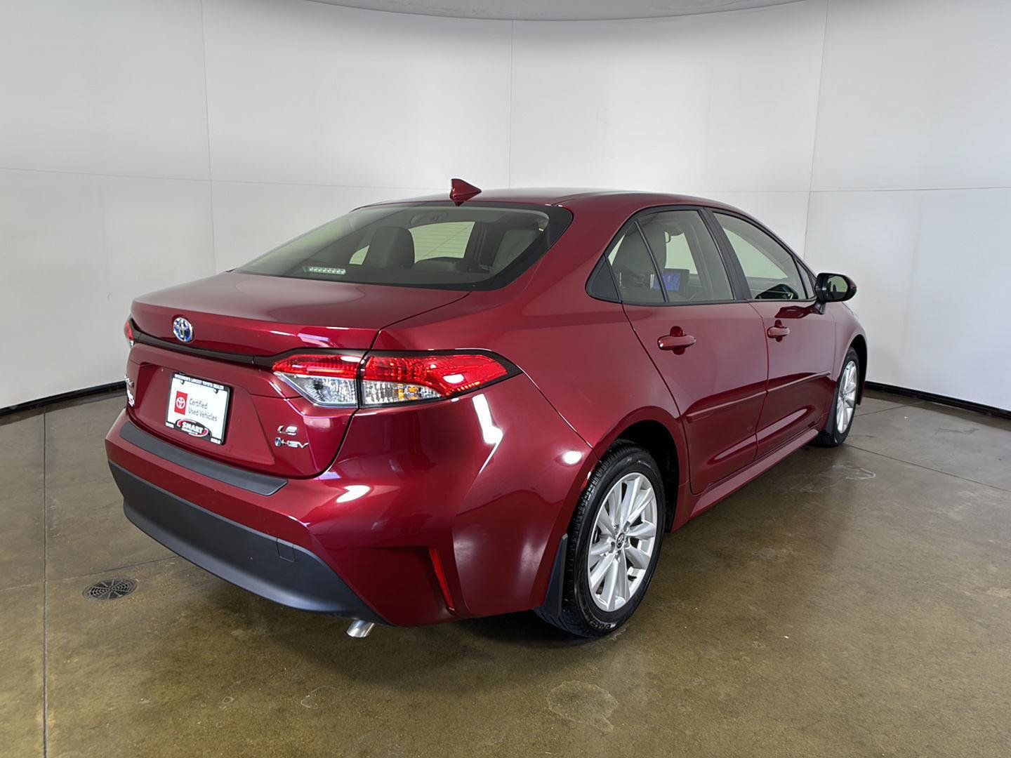 Used 2025 Toyota Corolla LE w/ LE Premium Package FWD image 11