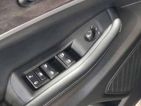 Used 2023 Jeep Grand Cherokee Limited AWD/4WD image 20
