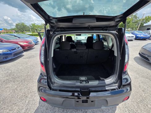Used 2017 Kia Soul FWD image 22