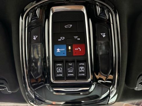 Certified 2024 Jeep Grand Wagoneer L Series III image 10