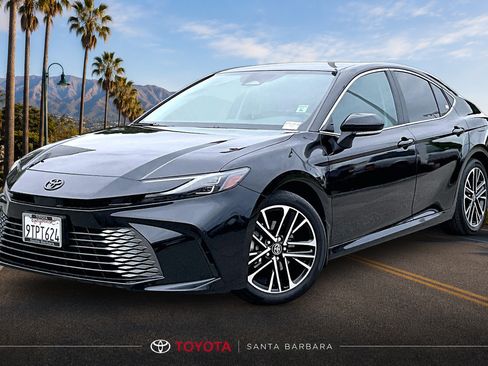 Certified 2025 Toyota Camry XLE FWD image 3