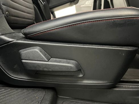 Used 2025 Ford Explorer ST-Line w/ ST-Line Street Pack AWD/4WD image 19