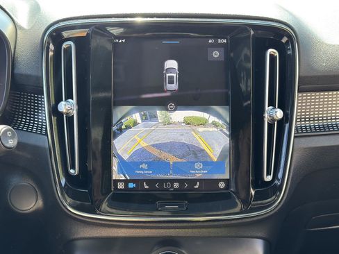 Used 2021 Volvo XC40 P8 Recharge w/ Advanced Package AWD/4WD image 23