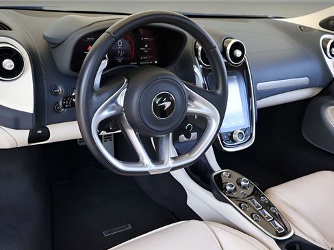 Used 2023 McLaren GT image 12