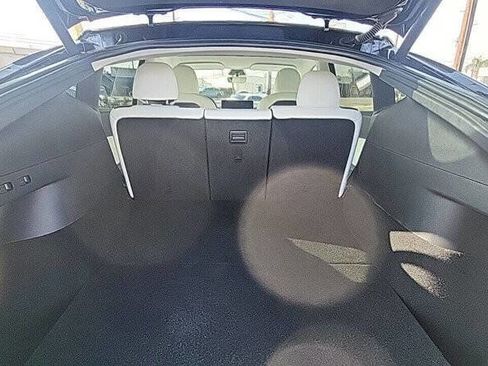 Used 2020 Tesla Model Y Long Range image 12