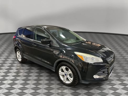 Used 2015 Ford Escape SE image 1
