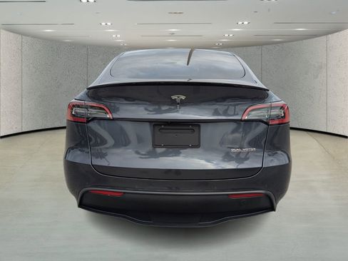 Used 2022 Tesla Model Y Performance image 4