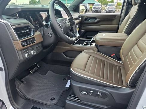 New 2026 GMC Yukon XL Denali Ultimate AWD/4WD image 10