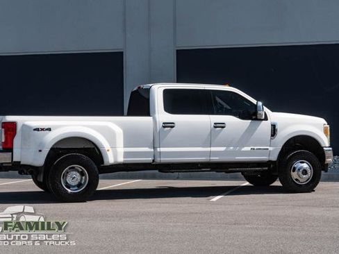 Used 2017 Ford F350 XLT w/ XLT Value Package AWD/4WD image 11