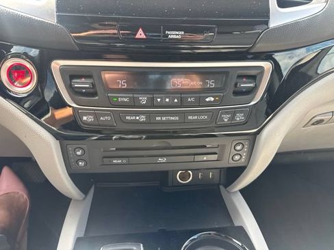 Used 2016 Honda Pilot Elite image 11