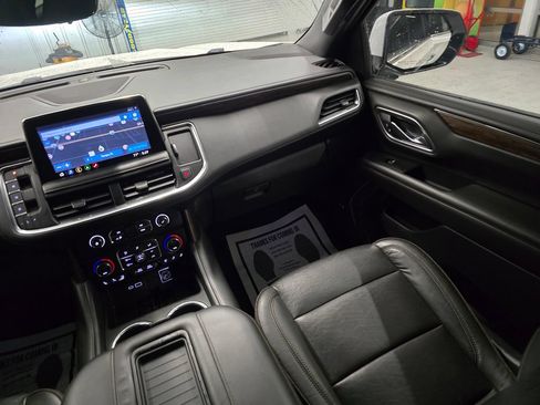 Used 2021 Chevrolet Suburban High Country RWD image 41