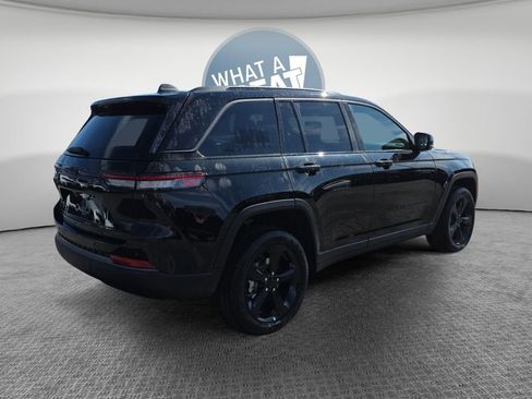 New 2026 Jeep Grand Cherokee Limited w/ Limited Altitude Package AWD/4WD image 3
