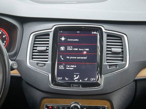 Used 2021 Volvo XC90 T6 Momentum w/ Climate Package image 32