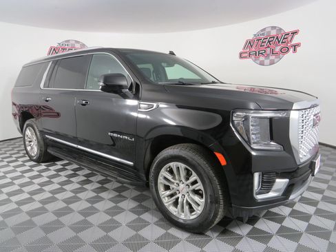 Used 2022 GMC Yukon XL Denali w/ Advanced Technology Package image 9