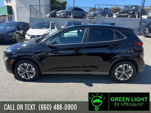 Used 2023 Hyundai Kona Limited FWD image 8