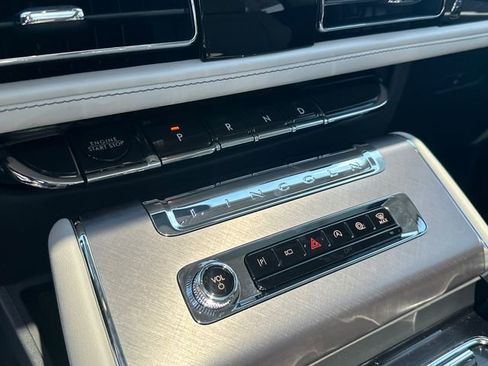 New 2026 Lincoln Aviator AWD w/ Jet Appearance Package image 29