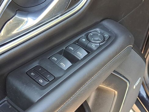 Used 2021 GMC Yukon SLT w/ SLT Premium Package image 22