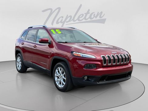 Used 2015 Jeep Cherokee Latitude w/ Cold Weather Group AWD/4WD image 8