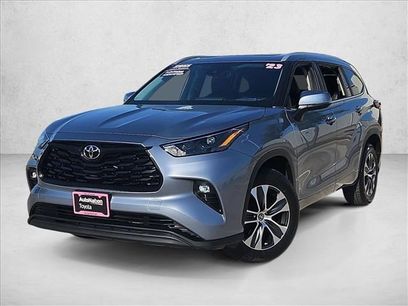 Used 2023 Toyota Highlander XLE