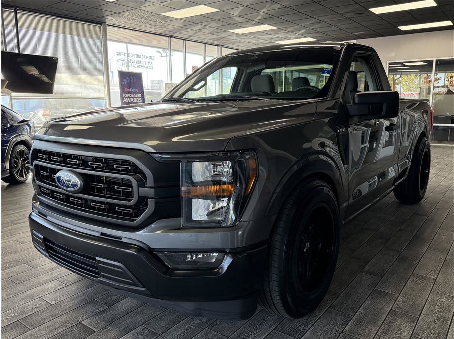 Used 2023 Ford F150 XL w/ Bed Utility Package RWD image 3
