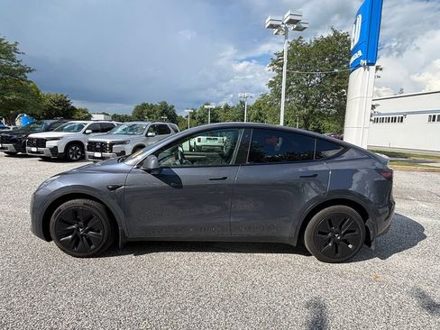 Used 2023 Tesla Model Y Long Range AWD/4WD image 5