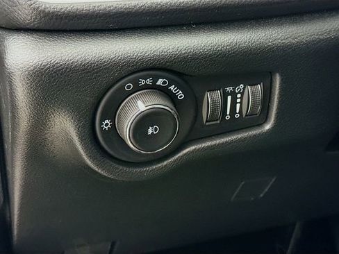 New 2026 Chrysler Pacifica Select w/ S Appearance Package image 10