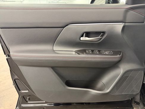 Used 2025 Nissan Kicks SR image 22