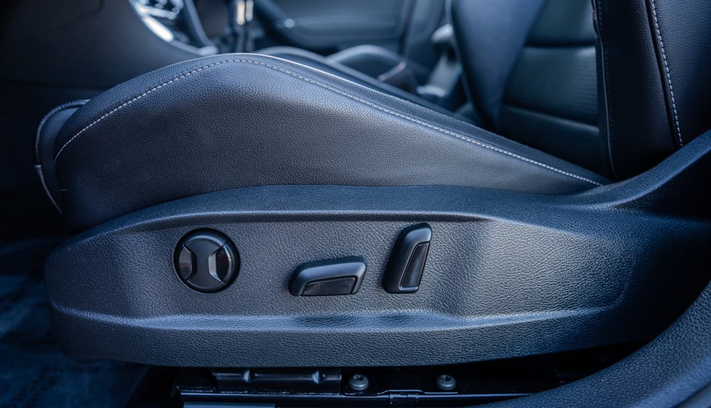 Used 2019 Volkswagen Golf R 4-Door AWD/4WD image 27