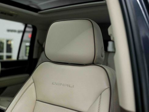 Used 2023 GMC Yukon XL Denali AWD/4WD image 47