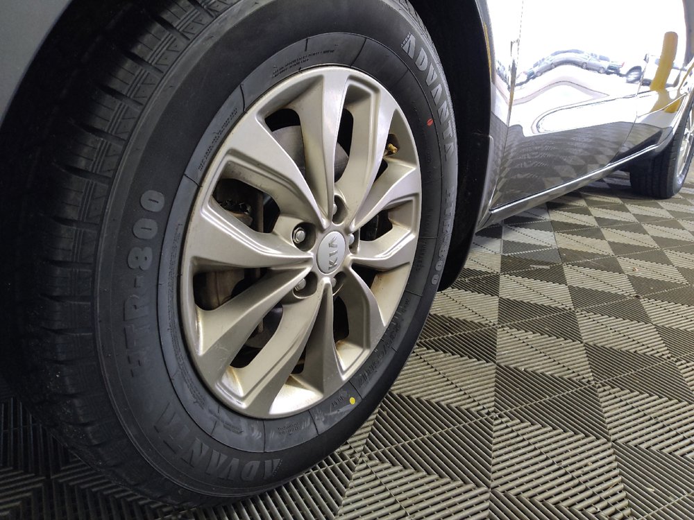Used 2019 Kia Sedona LX FWD image 31