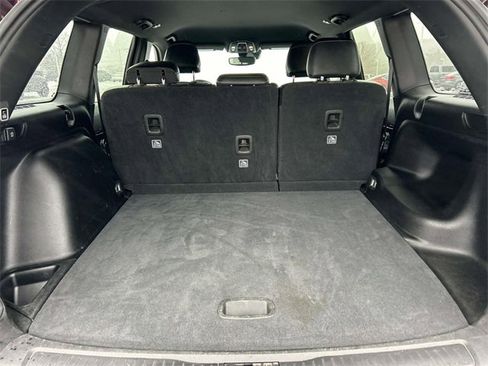 Used 2023 Jeep Grand Cherokee Altitude image 11