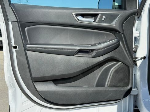 Used 2024 Ford Edge SEL image 19