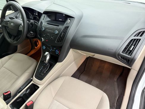 Used 2015 Ford Focus SE image 10