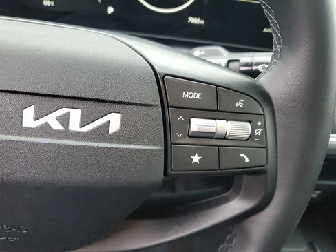Used 2025 Kia K4 EX image 29