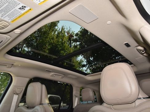 Used 2022 Lincoln Aviator Reserve w/ Equipment Group 201A AWD/4WD image 34
