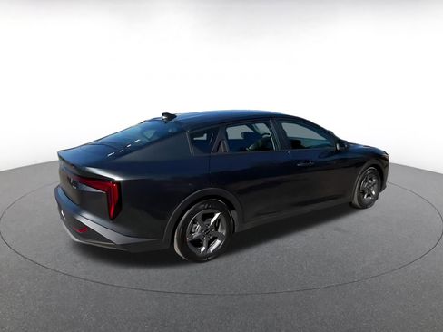 Used 2025 Kia K4 LXS image 14