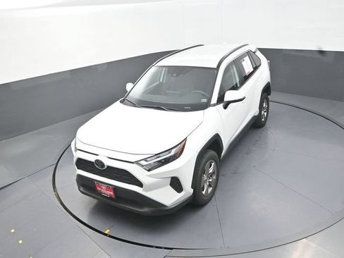 Certified 2025 Toyota RAV4 XLE FWD image 25