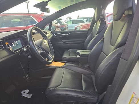 Used 2017 Tesla Model X 75D AWD/4WD image 3