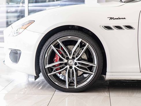 Used 2023 Maserati Quattroporte Modena Q4 image 8