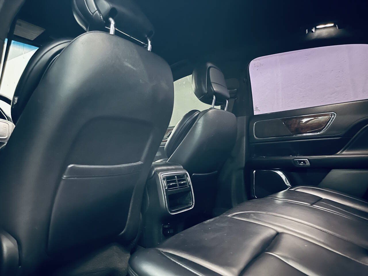 Used 2019 Lincoln Continental Premiere FWD image 17