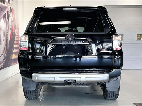 Used 2019 Toyota 4Runner TRD Off-Road Premium AWD/4WD image 5