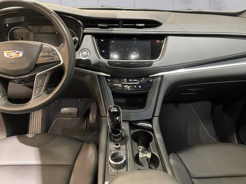 Certified 2025 Cadillac XT5 Premium Luxury image 11