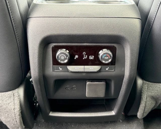 New 2026 Chevrolet Traverse RS AWD/4WD image 33