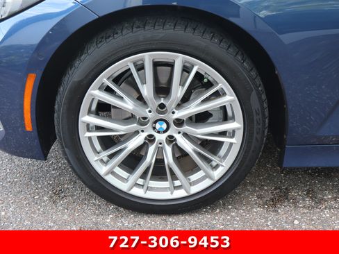 Used 2023 BMW 330i Sedan w/ Premium Package RWD image 13