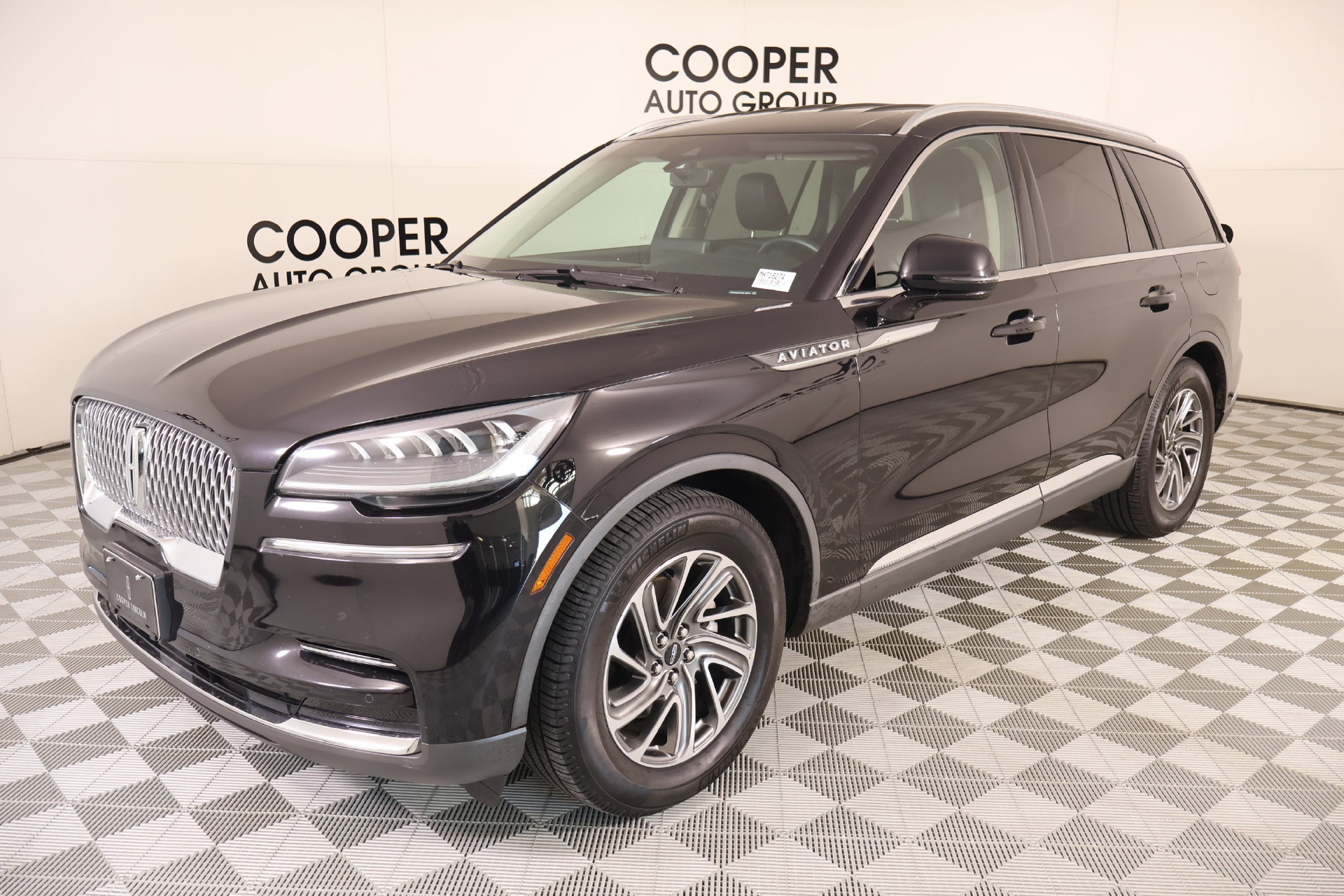 Used 2023 Lincoln Aviator 2WD image 10