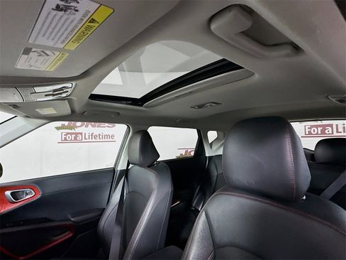 Used 2023 Kia Soul GT-Line image 11